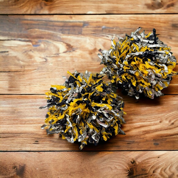 American Girl 28” Doll Cheerleading Outfit III Released 2003 Retired 2005 GUC - Picture 9 of 13